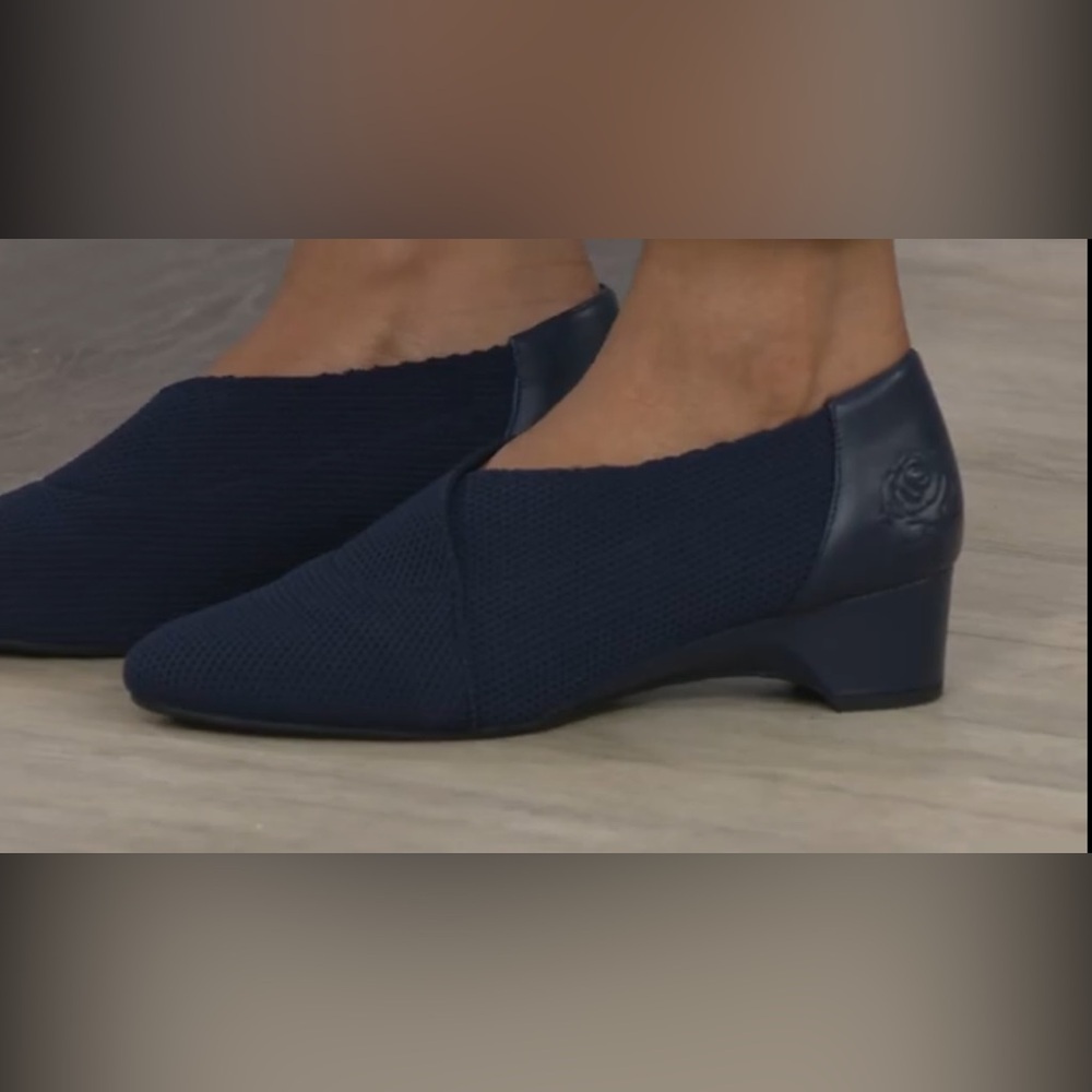 Elegant Navy Women's Shoes